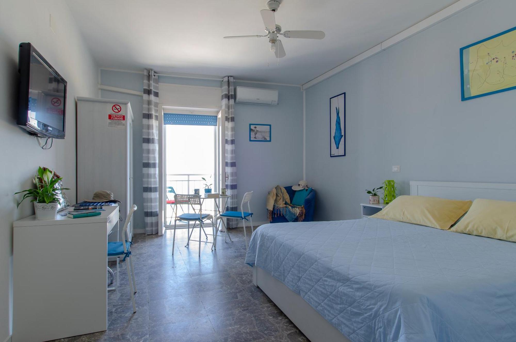 La Finestra Sul Castello B&B แตร์โมลิ ภายนอก รูปภาพ